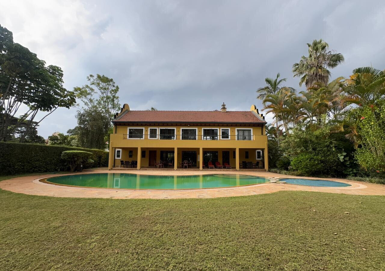 5BR All-Ensuite Townhouse with Pool & Gym in Runda Estate