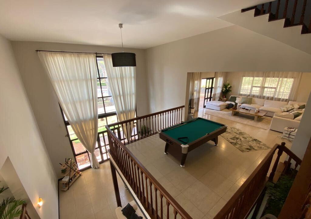 5-Bed Townhouse on Nearly an Acre with Lake & Clubhouse – Karen