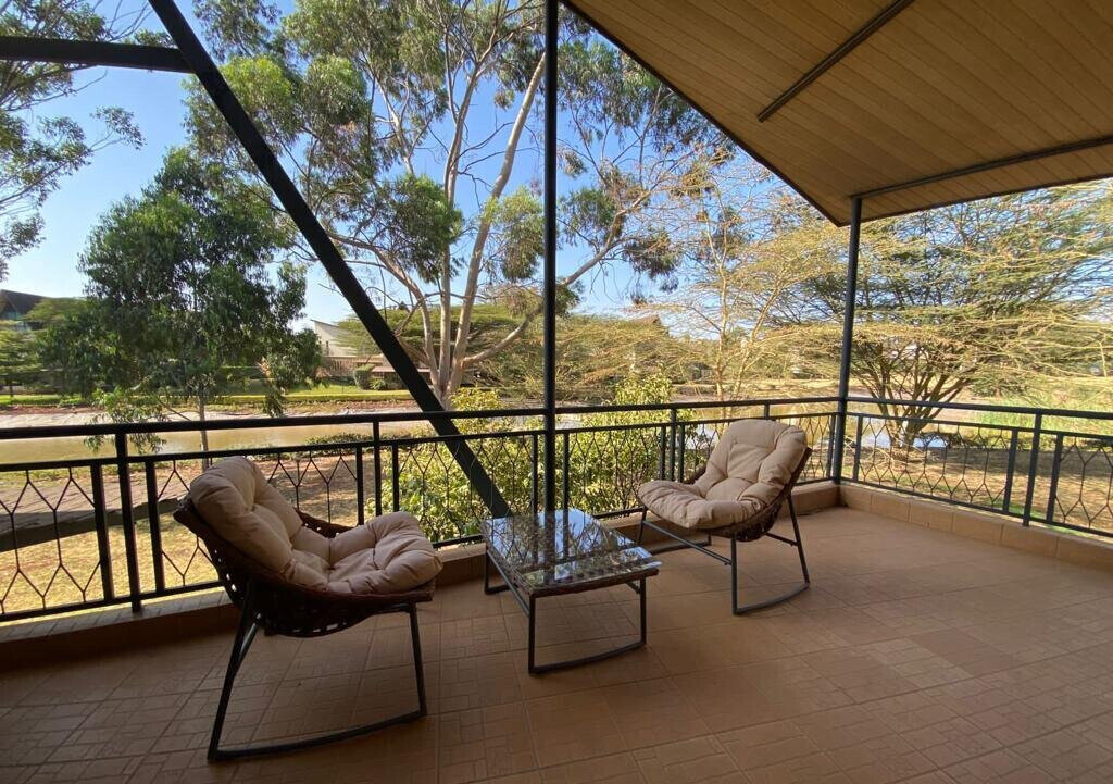 5-Bed Townhouse on Nearly an Acre with Lake & Clubhouse – Karen