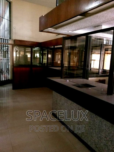 Banking Space 4500sqft - Image 2