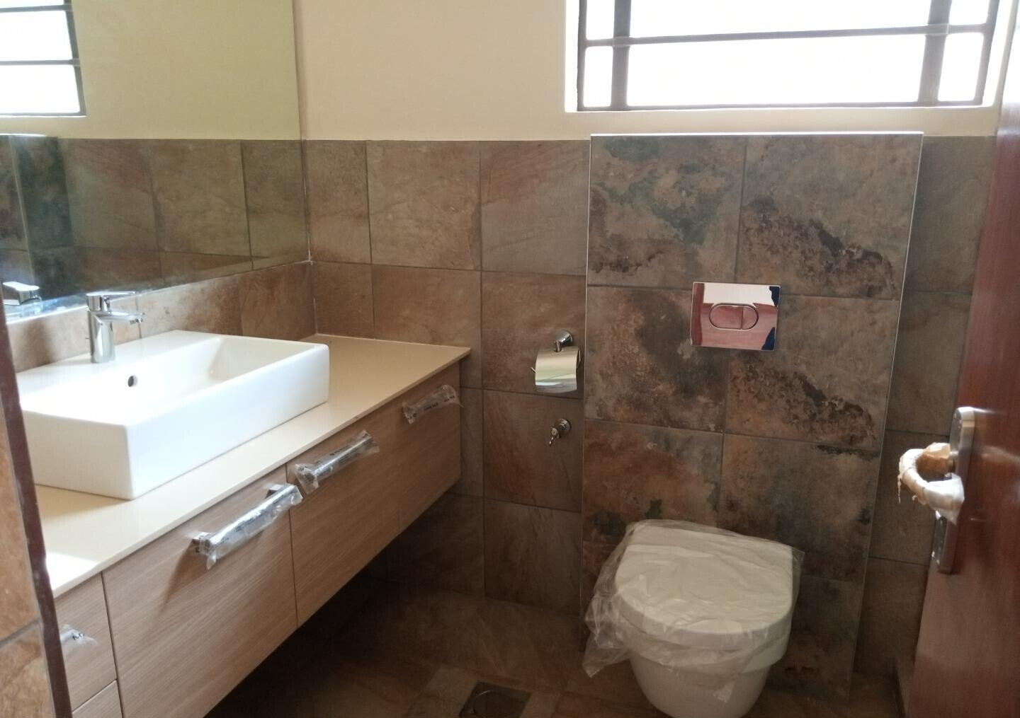 5-Ensuite Villa with Lake Views & Fireplace - Lower Kabete