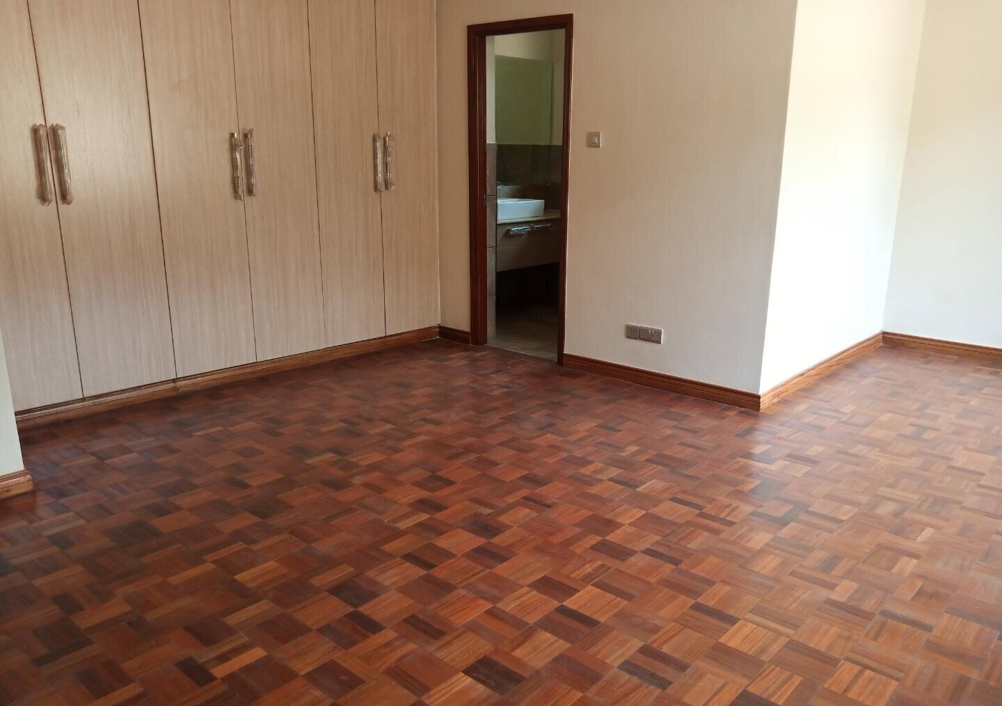 5-Ensuite Villa with Lake Views & Fireplace - Lower Kabete