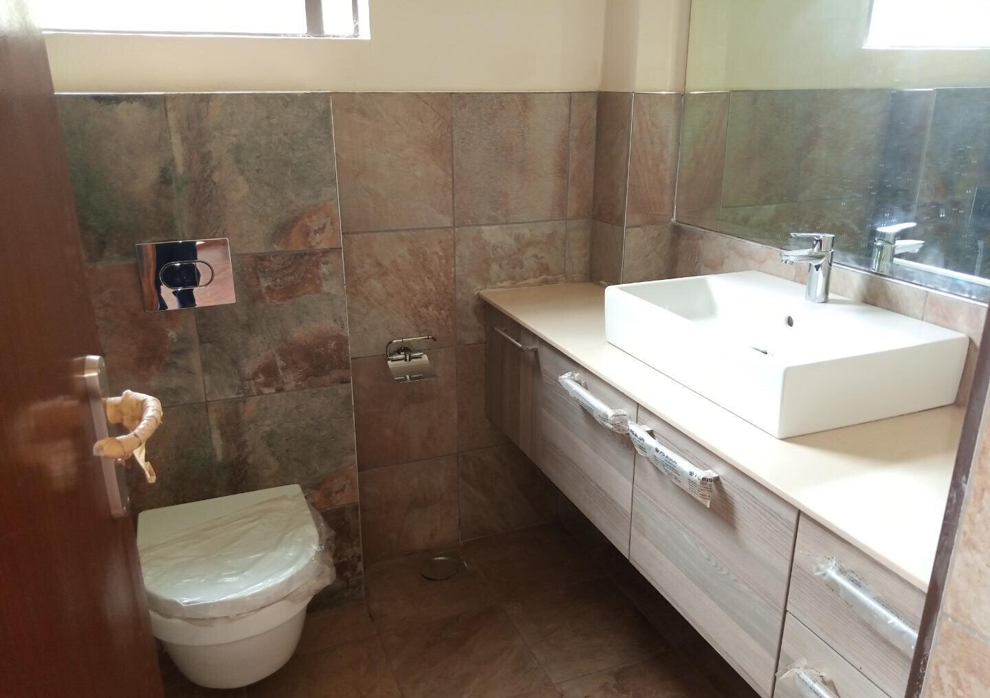 5-Ensuite Villa with Lake Views & Fireplace - Lower Kabete