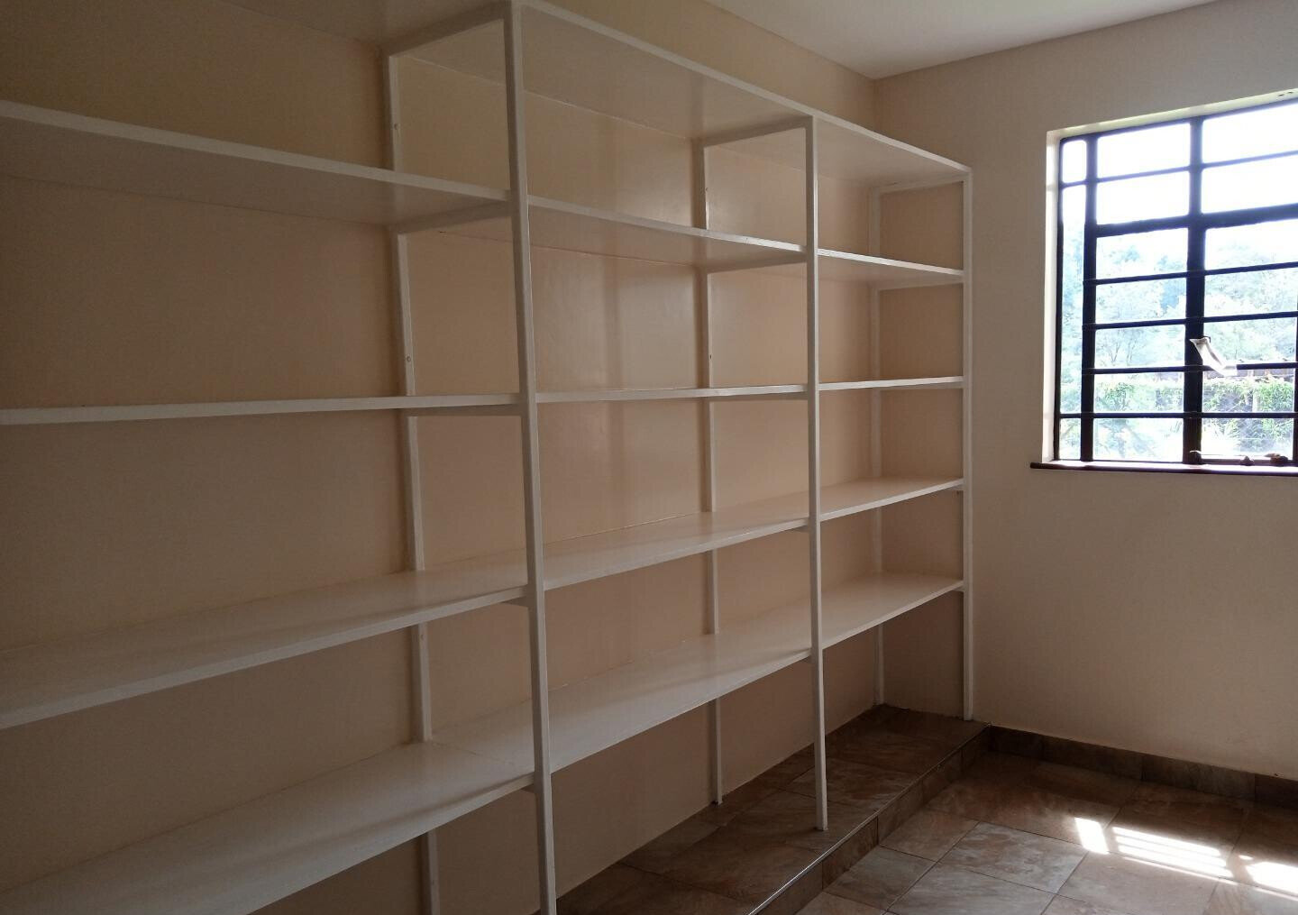 5-Ensuite Villa with Lake Views & Fireplace - Lower Kabete