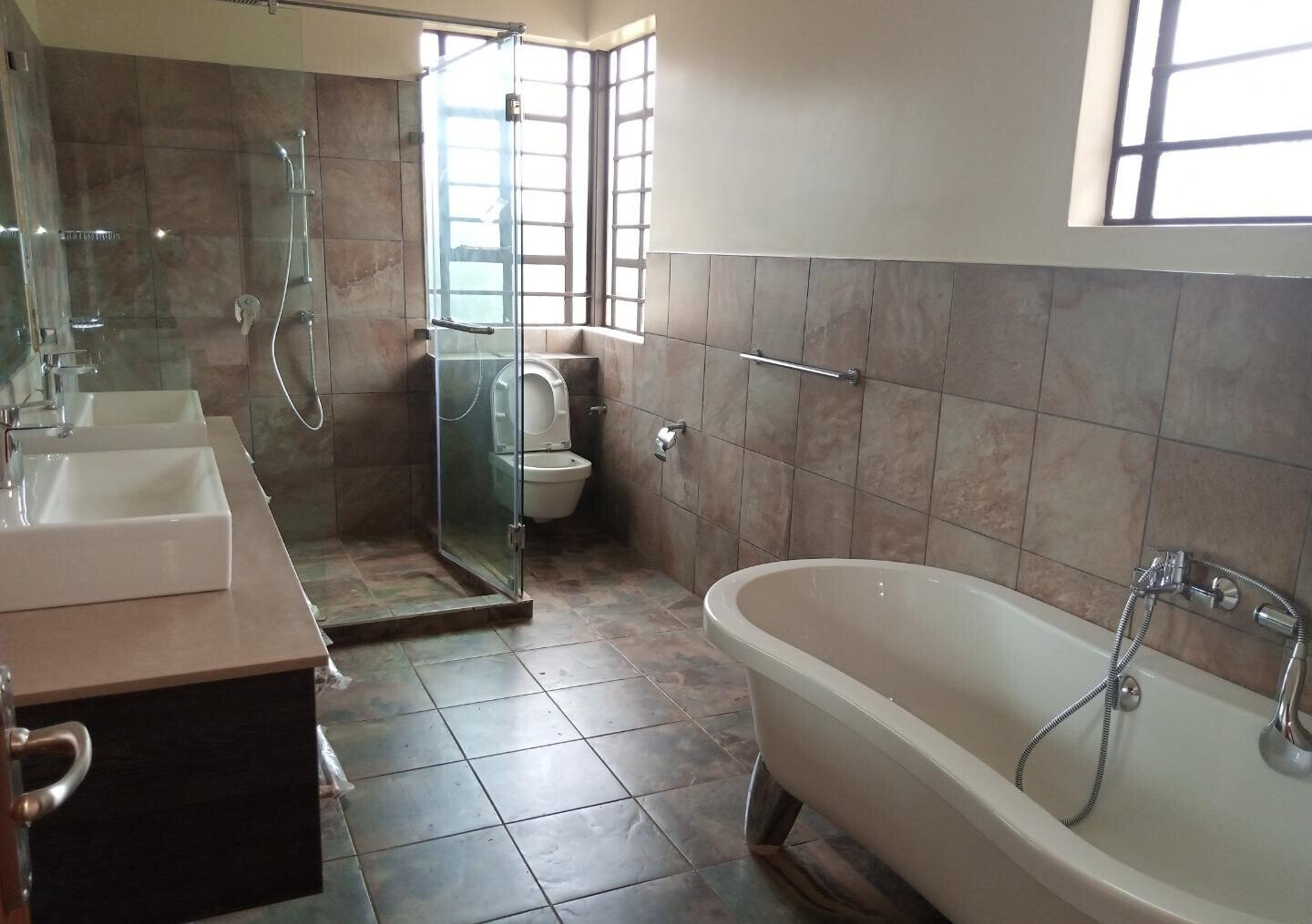 5-Ensuite Villa with Lake Views & Fireplace - Lower Kabete