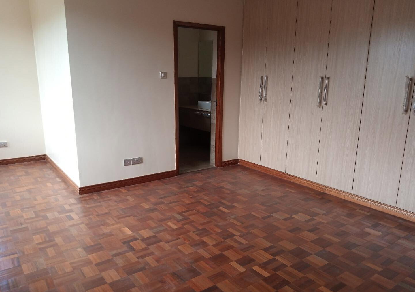 5-Ensuite Villa with Lake Views & Fireplace - Lower Kabete