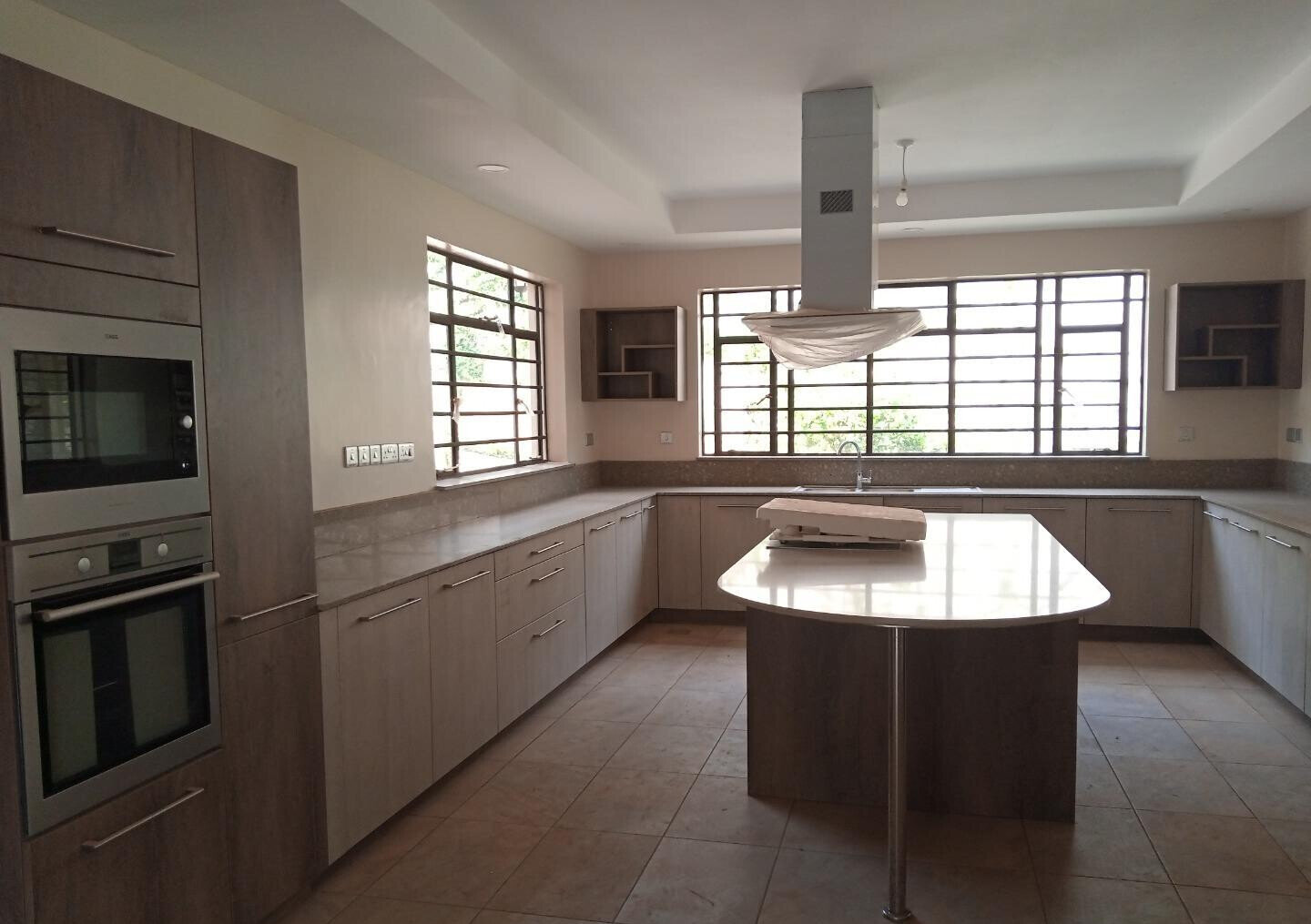 5-Ensuite Villa with Lake Views & Fireplace - Lower Kabete