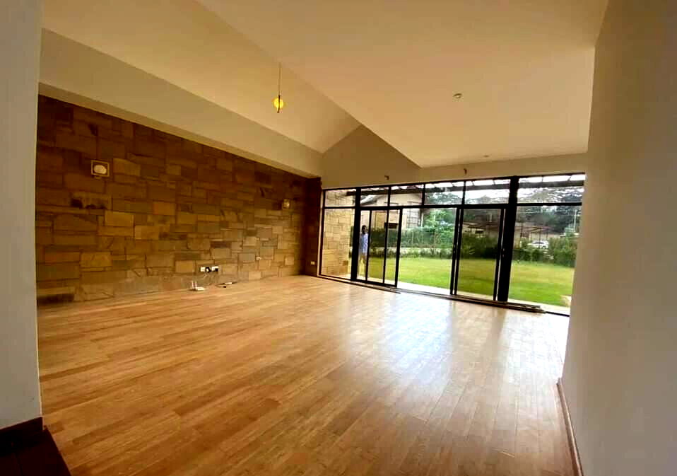 4-Ensuite Townhouse with Clubhouse & Pool – Karen
