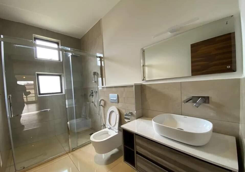4-Ensuite Townhouse with Clubhouse & Pool – Karen