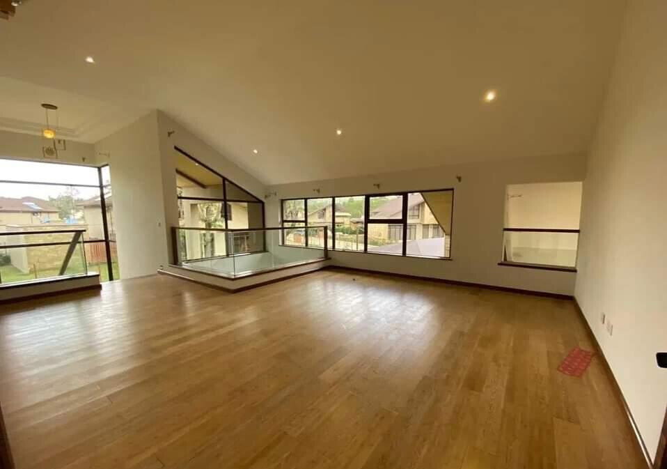 4-Ensuite Townhouse with Clubhouse & Pool – Karen