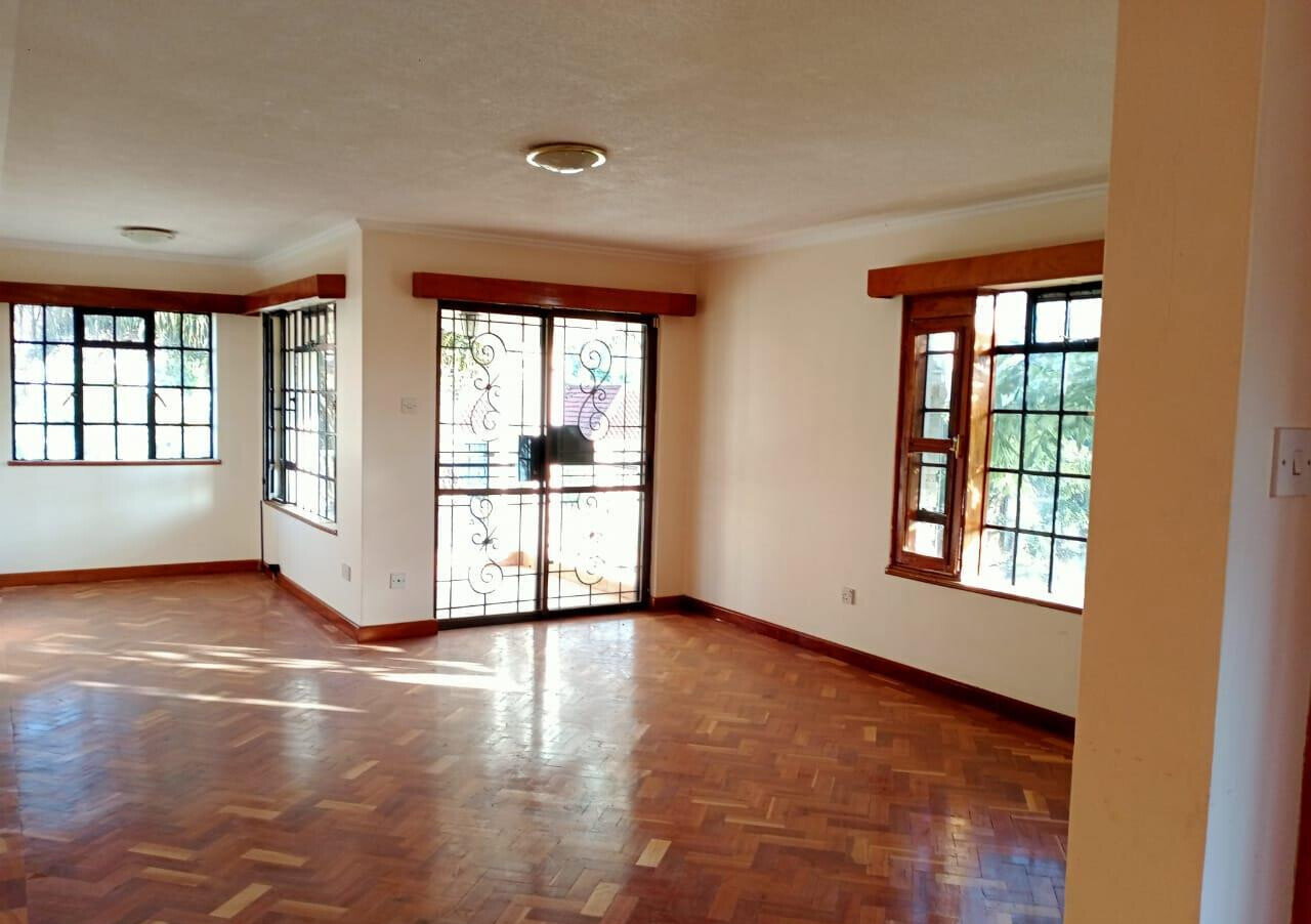 13-Unit Gated Townhouse with Sunken Living & Guest Ensuite - Spring Valley