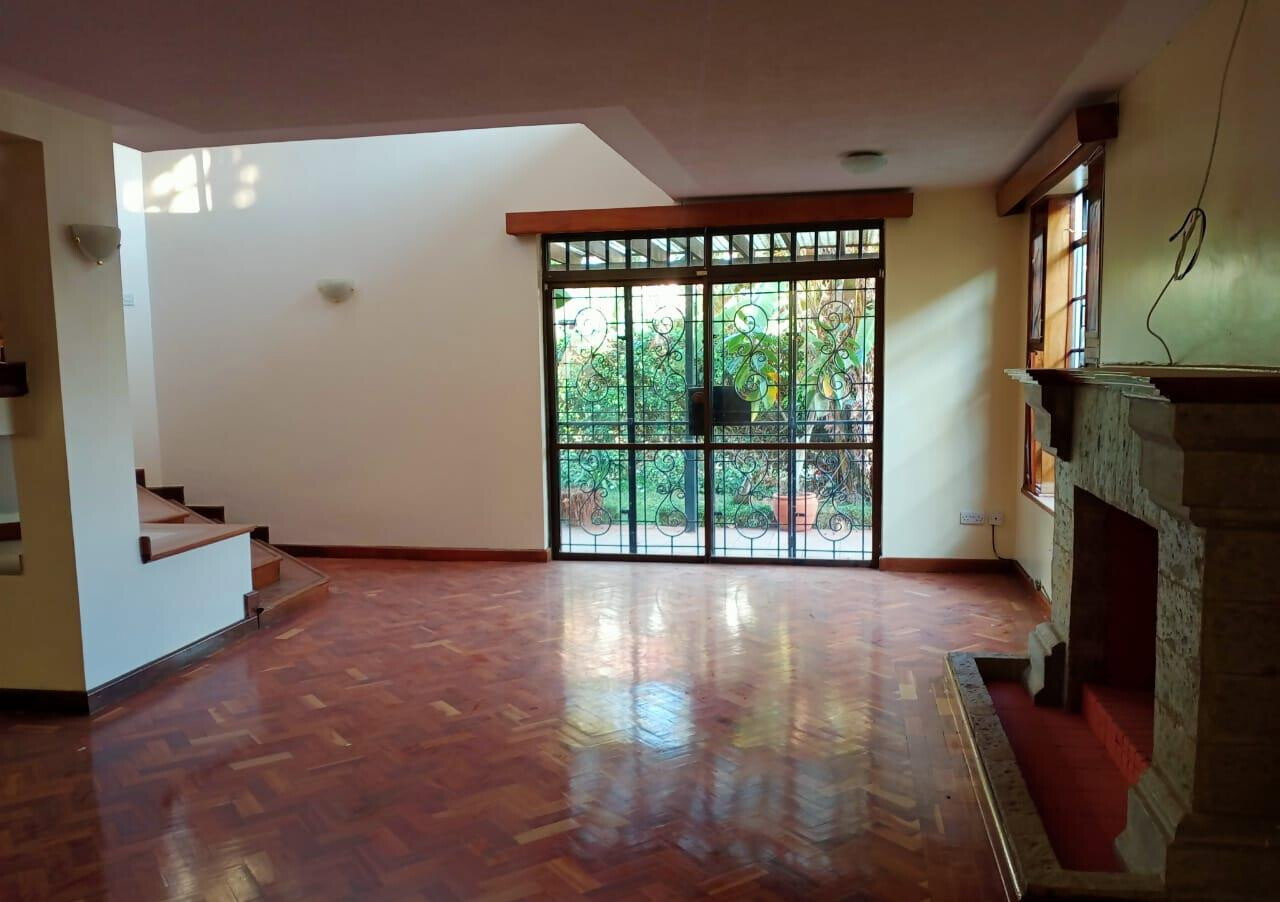 13-Unit Gated Townhouse with Sunken Living & Guest Ensuite - Spring Valley