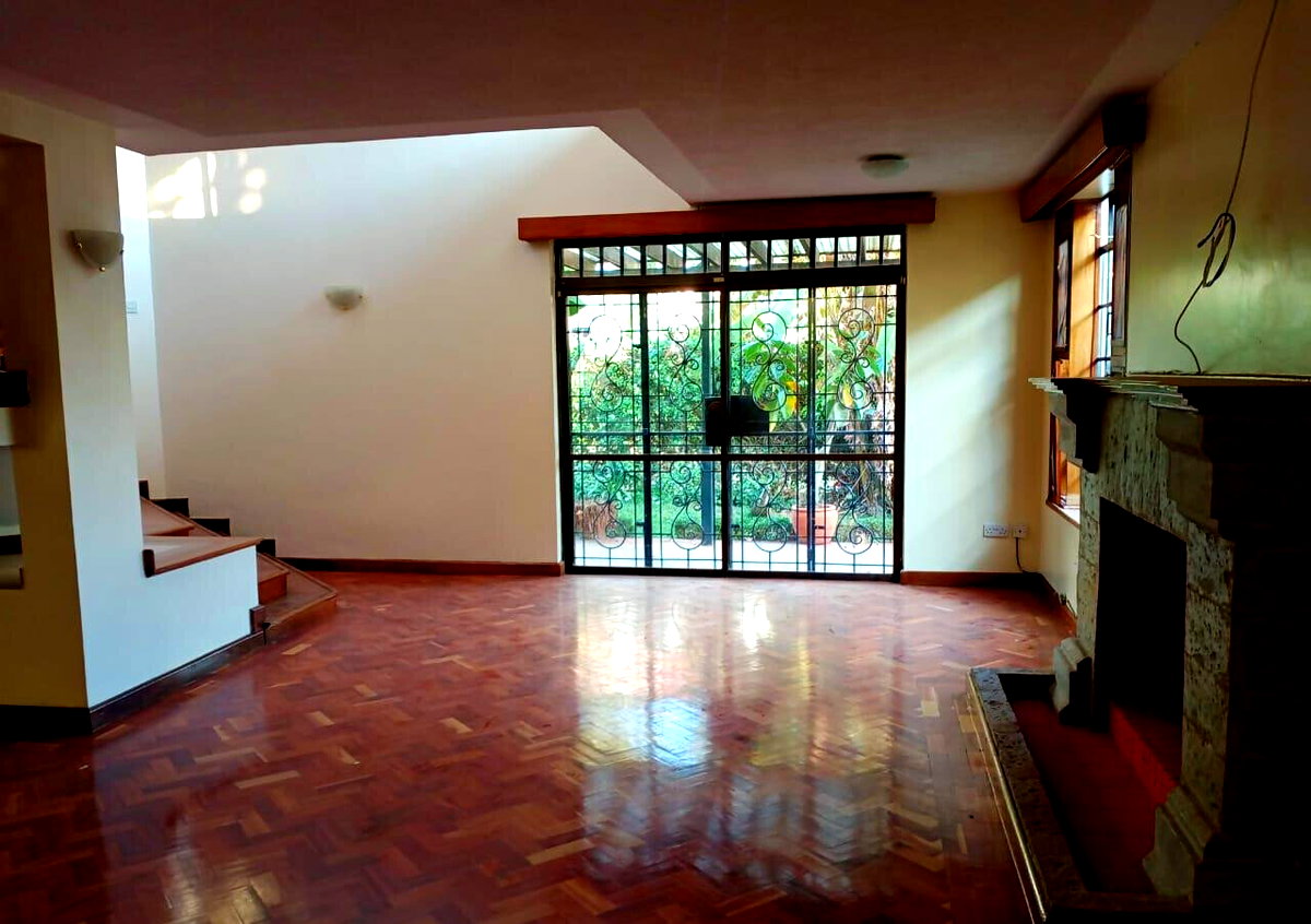 13-Unit Gated Townhouse with Sunken Living & Guest Ensuite - Spring Valley