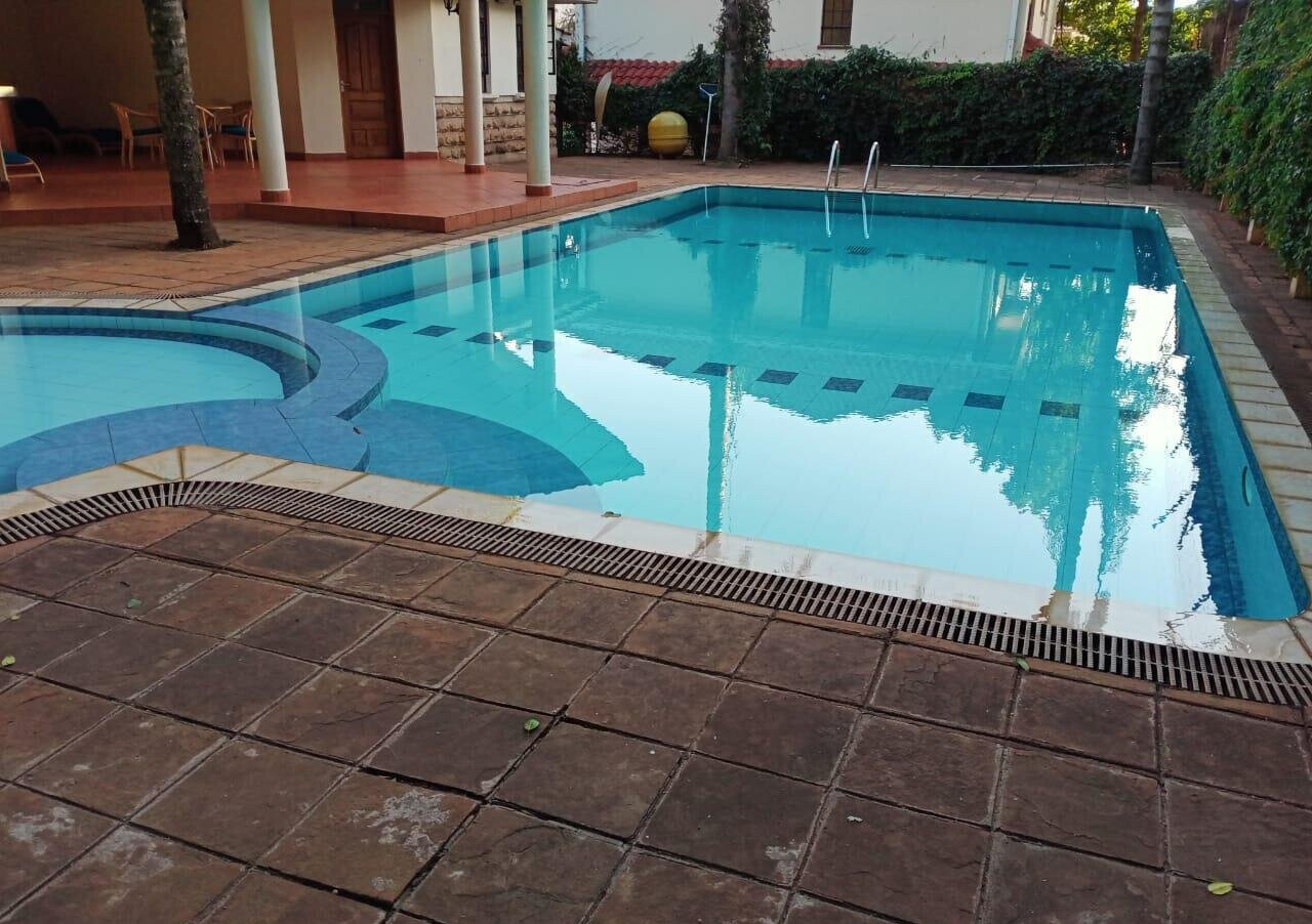 13-Unit Gated Townhouse with Sunken Living & Guest Ensuite - Spring Valley