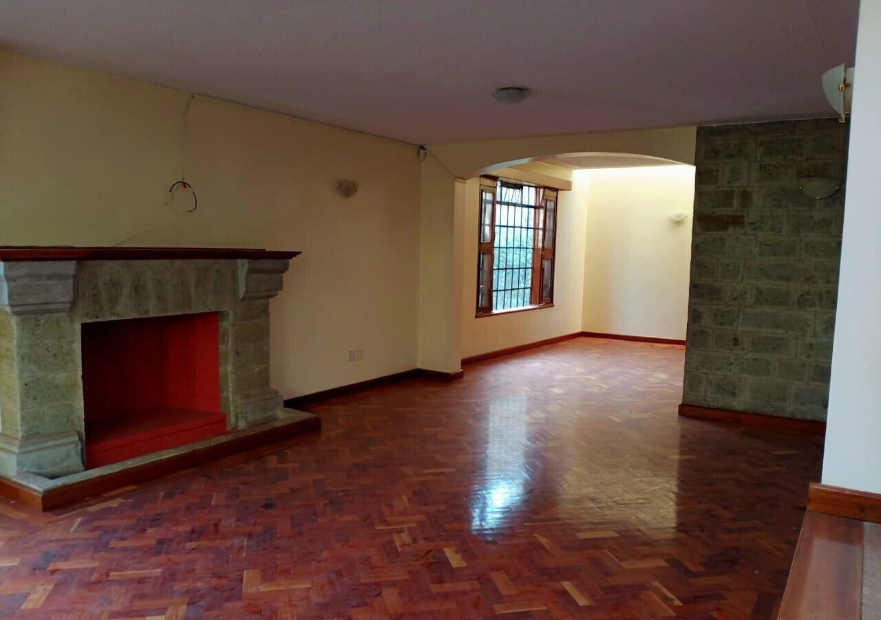 13-Unit Gated Townhouse with Sunken Living & Guest Ensuite - Spring Valley