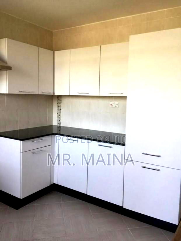 3bdrm Mansion in Graceland Estate, Lukenya for sale