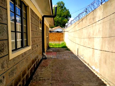 3bdrm Bungalow in Kiserian Near Delta for sale - Image 7