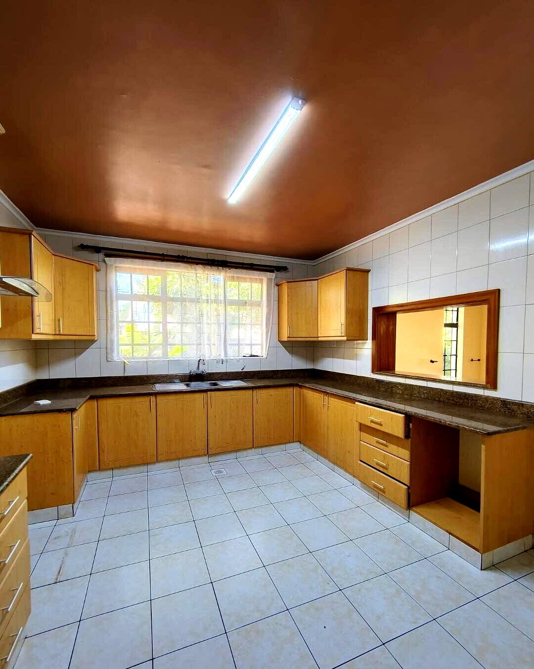 4-Ensuite Townhouse with Private Garden & DSQ - Lavington