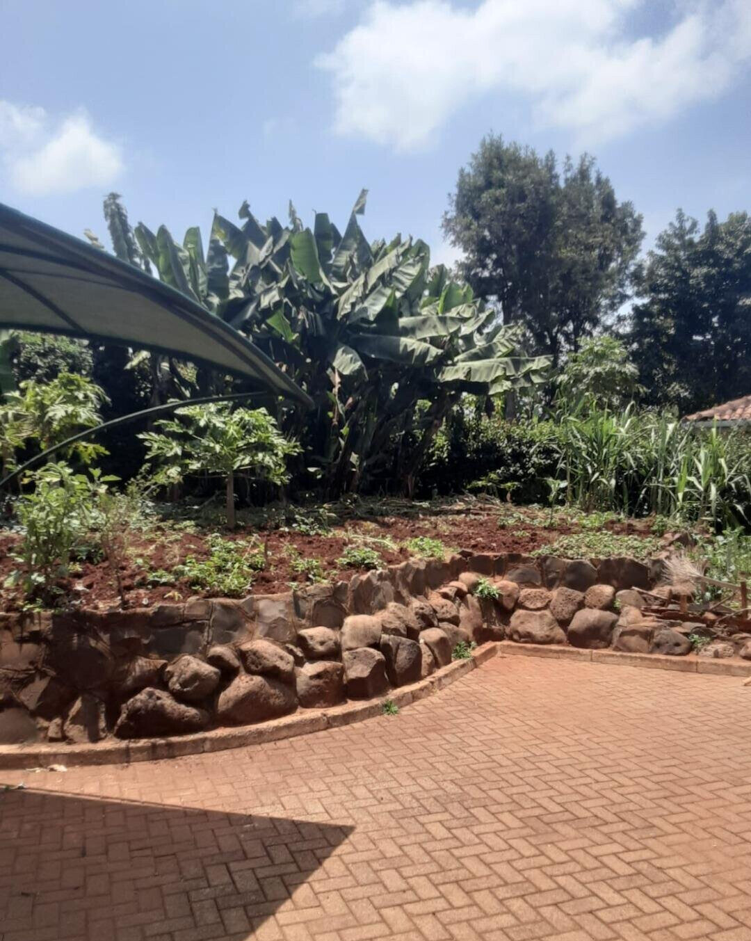 4BR All-Ensuite Townhouse on Half-Acre with DSQ – Rosslyn, Nairobi