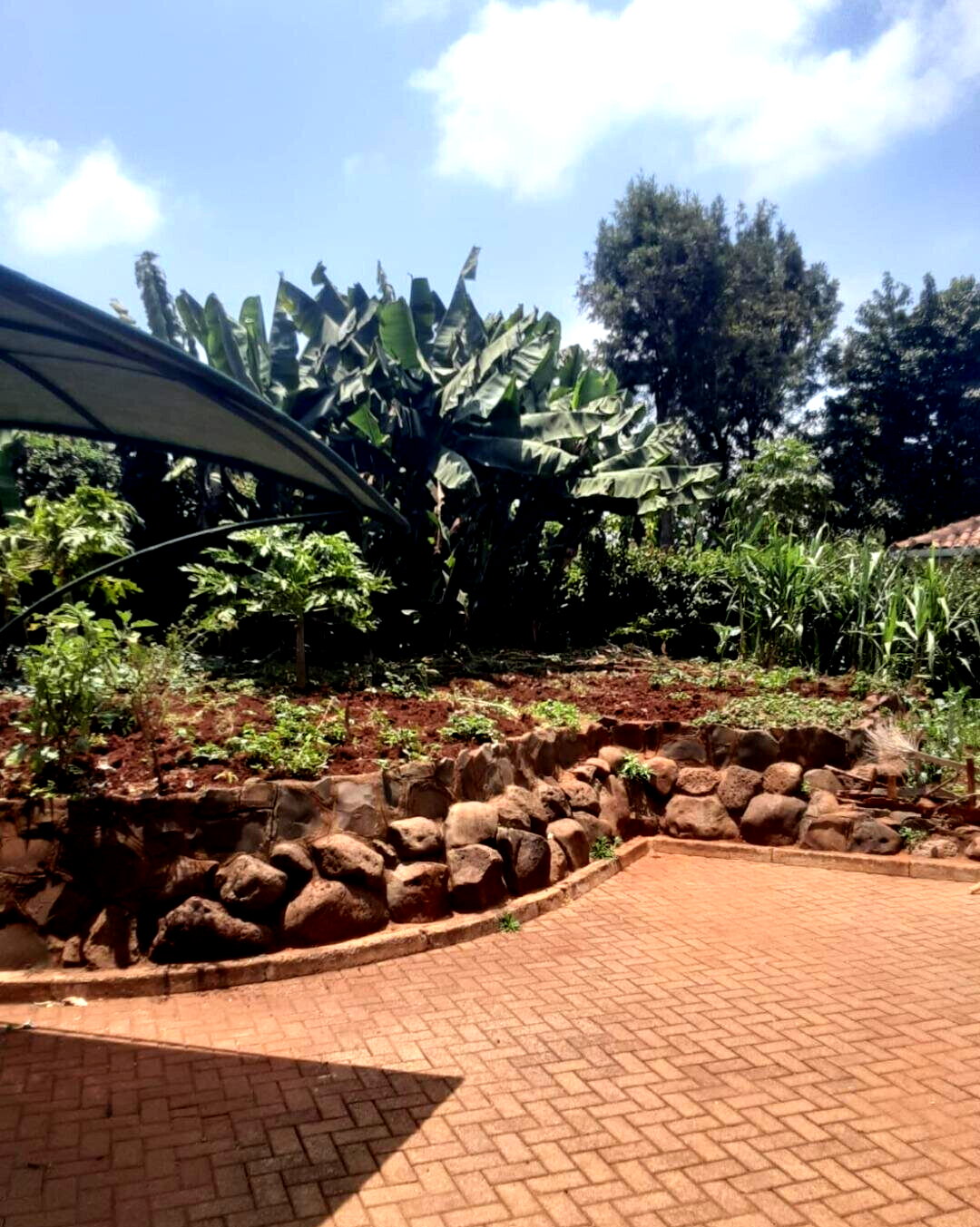 4BR All-Ensuite Townhouse on Half-Acre with DSQ – Rosslyn, Nairobi