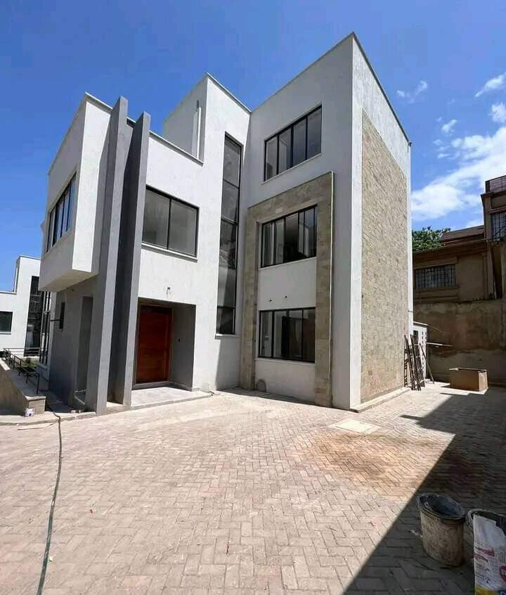 5-Ensuite Townhouse with DSQ in Quiet 7-Unit Gated Community - Lavington