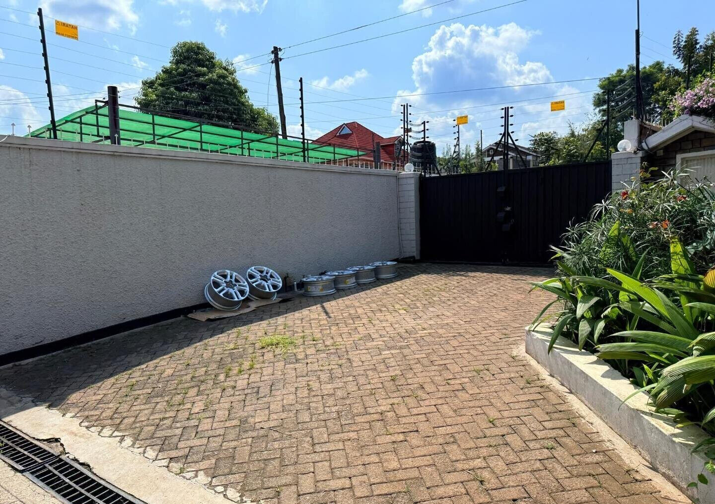 4-Bedroom Townhouse on Quarter-Acre with Guest House – Section 58, Nakuru