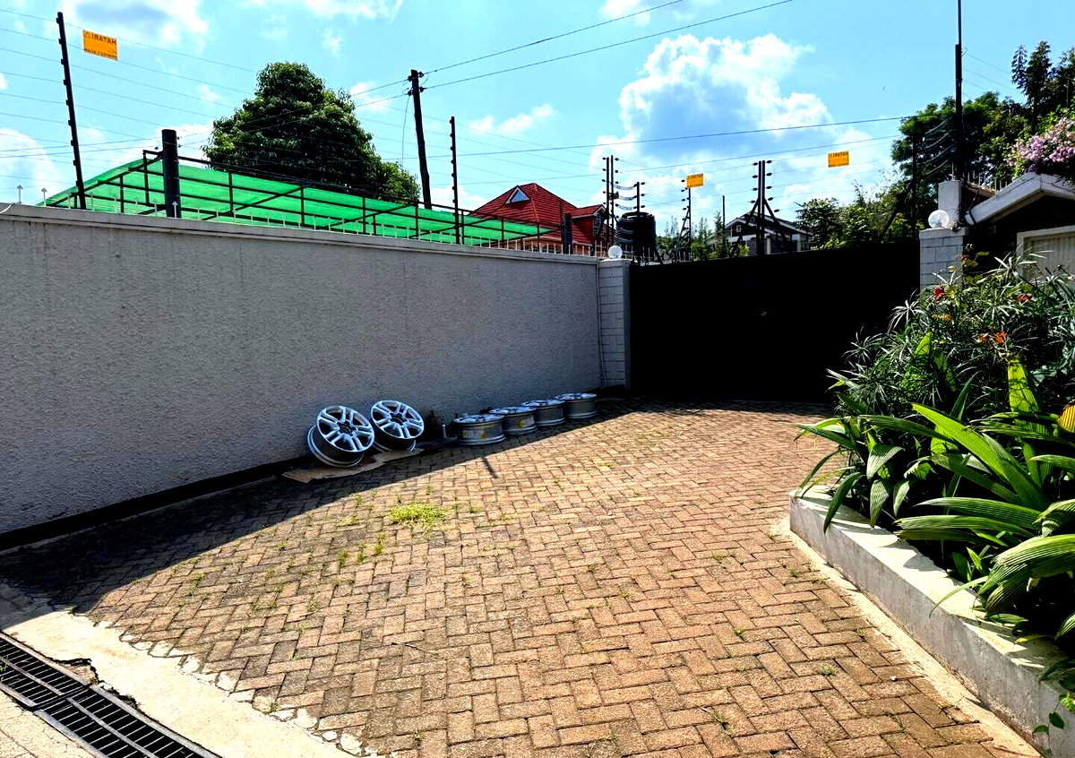 4-Bedroom Townhouse on Quarter-Acre with Guest House – Section 58, Nakuru
