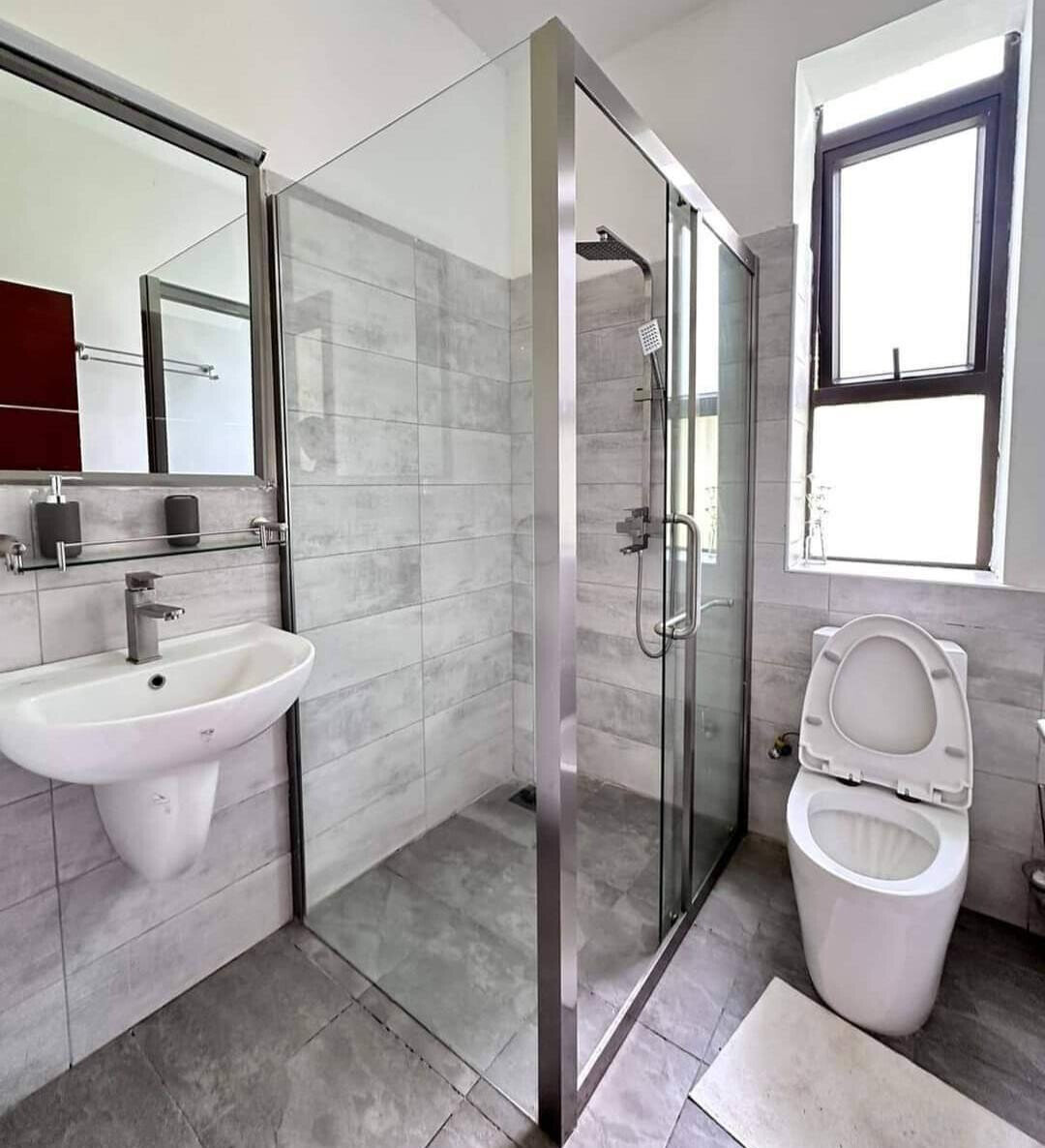 5-Ensuite Townhouse with Clubhouse & Ololua Views – Karen