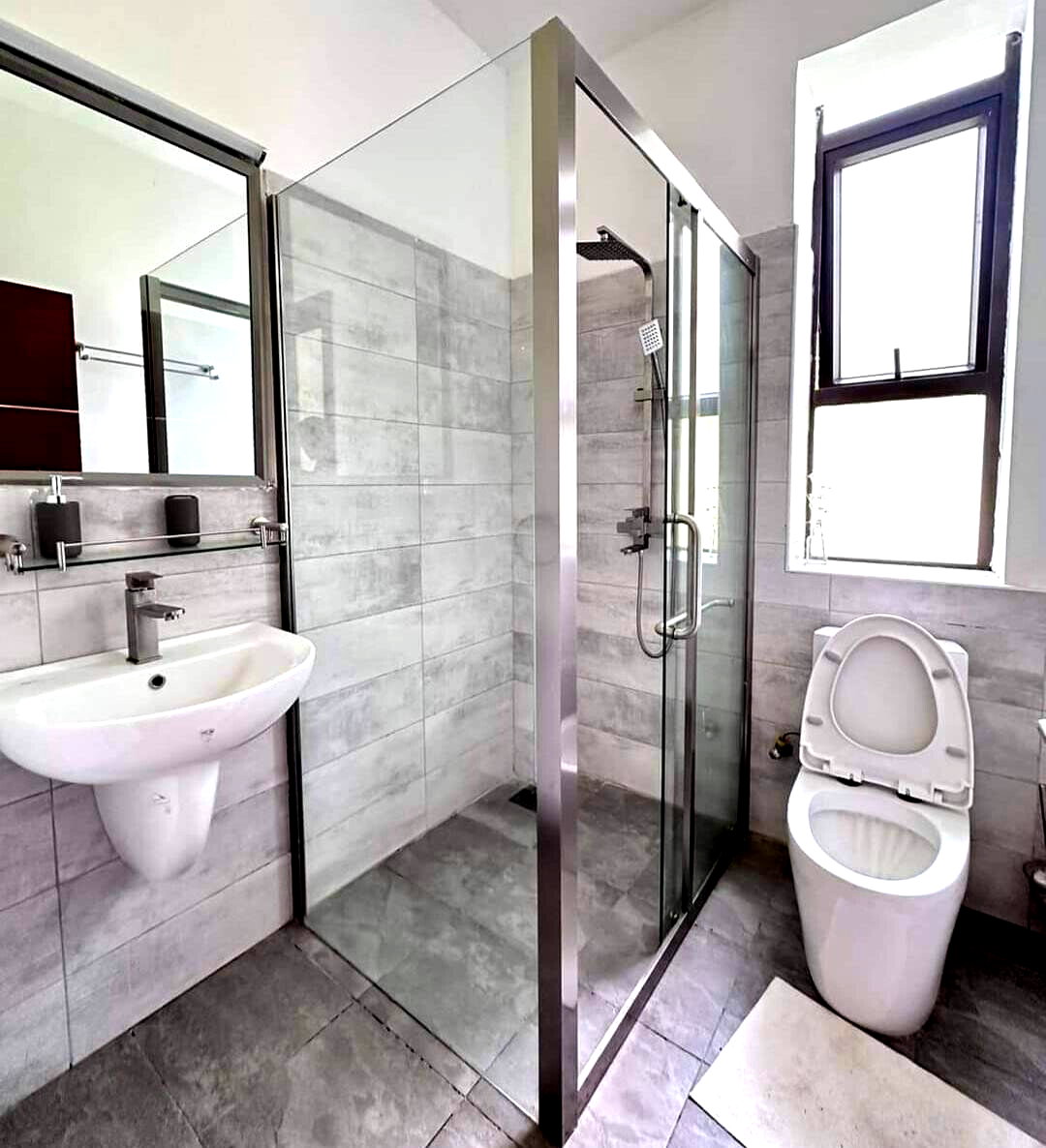 5-Ensuite Townhouse with Clubhouse & Ololua Views – Karen