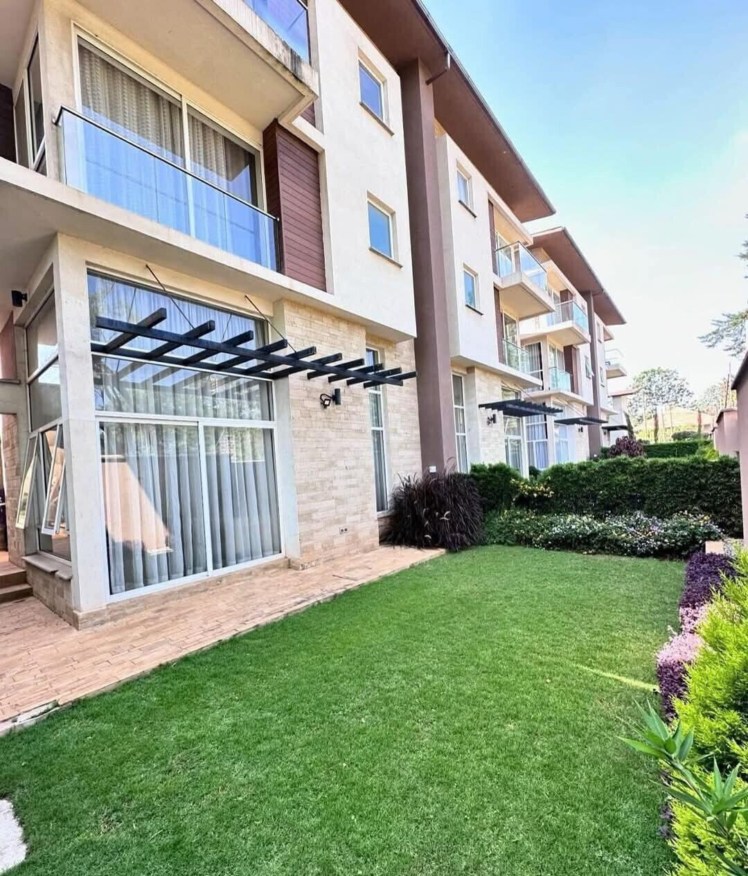 4-Ensuite Townhouse with Fireplace & Study - Lavington