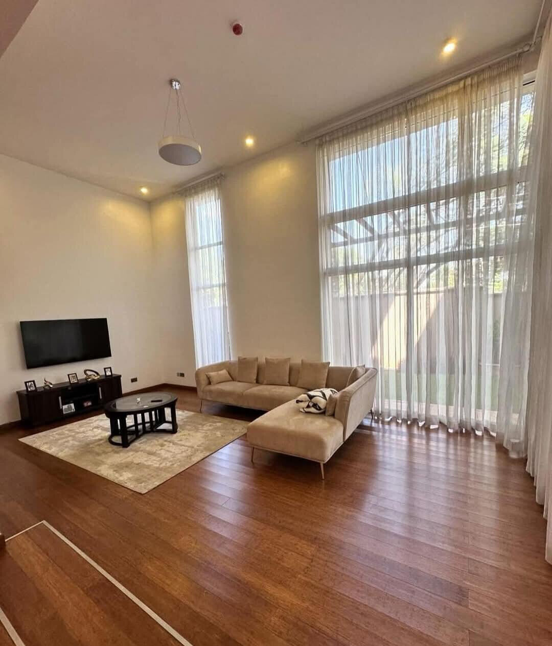 4-Ensuite Townhouse with Fireplace & Study - Lavington