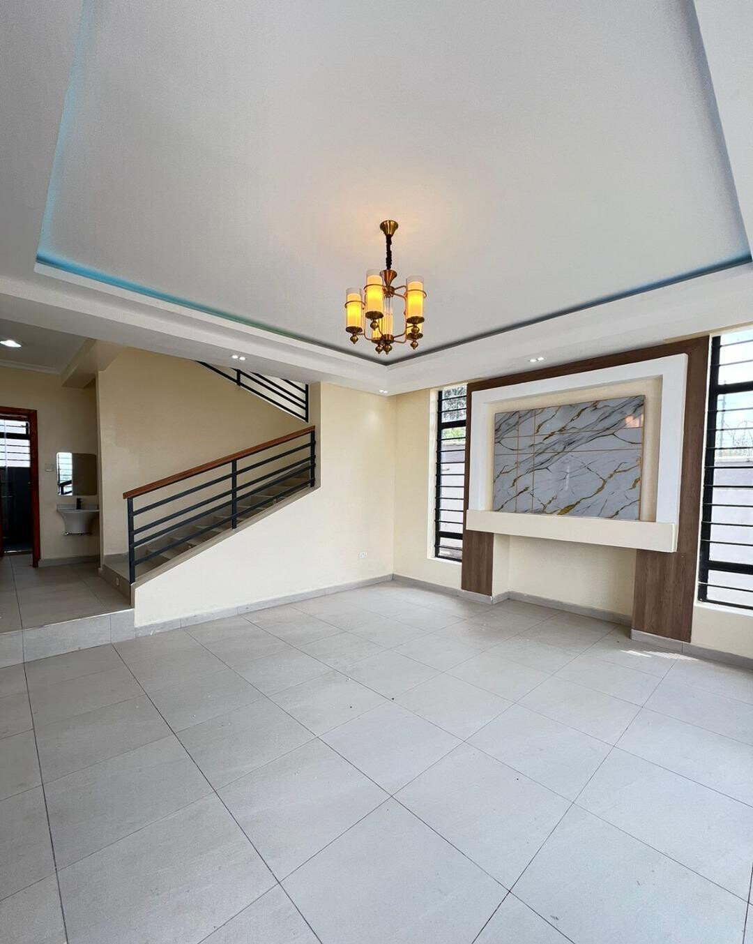 4BR All-Ensuite Villa with DSQ & Roof Terrace - Kamakis