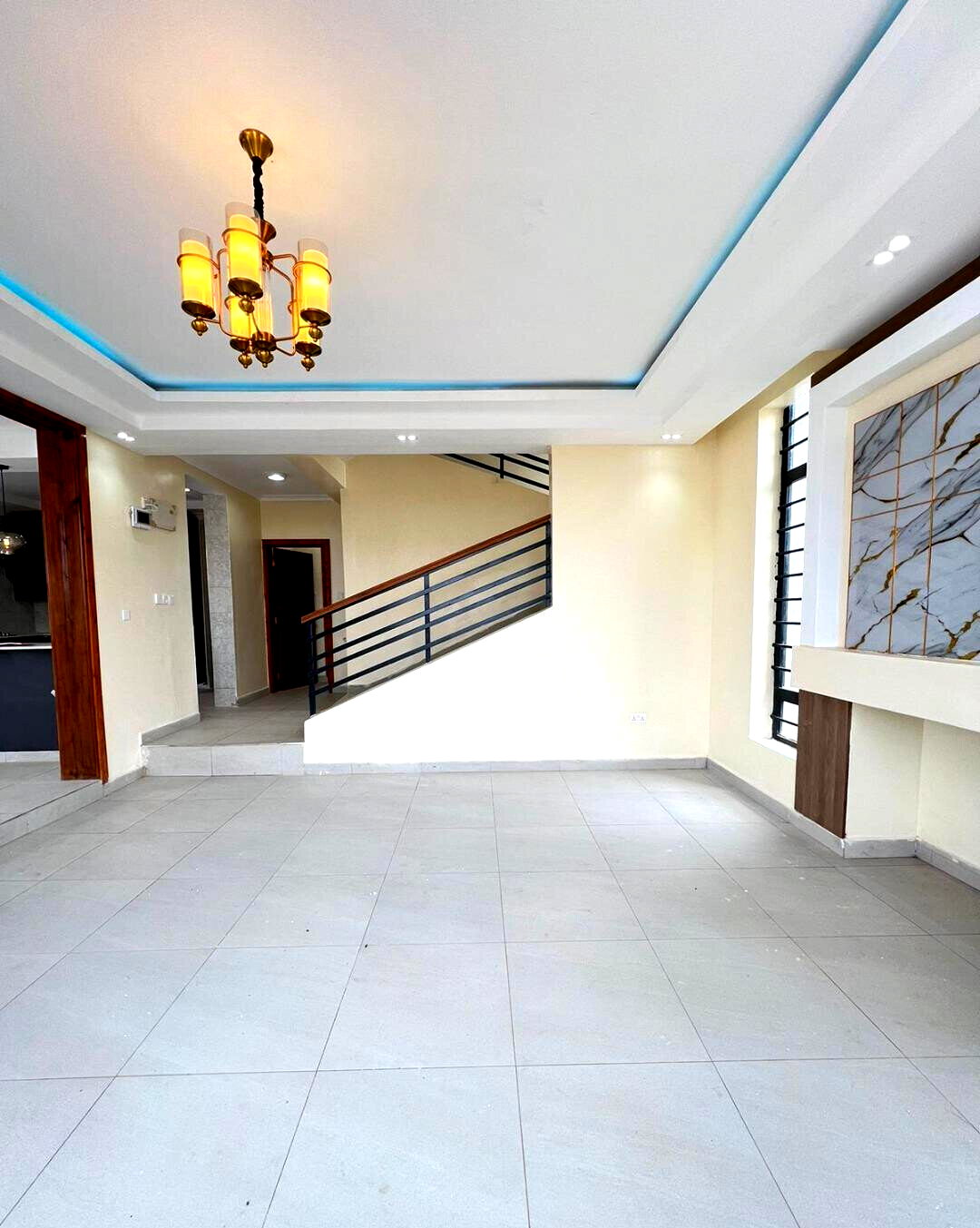 4BR All-Ensuite Villa with DSQ & Roof Terrace - Kamakis