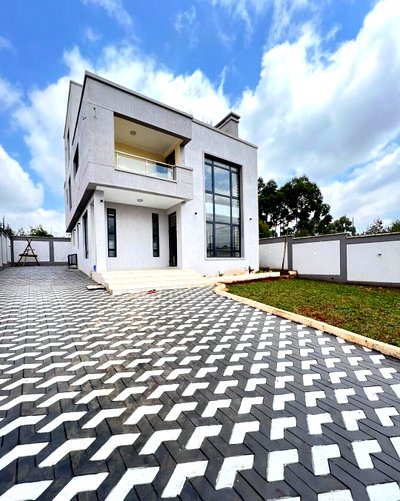 4BR All-Ensuite Villa with DSQ & Roof Terrace - Kamakis