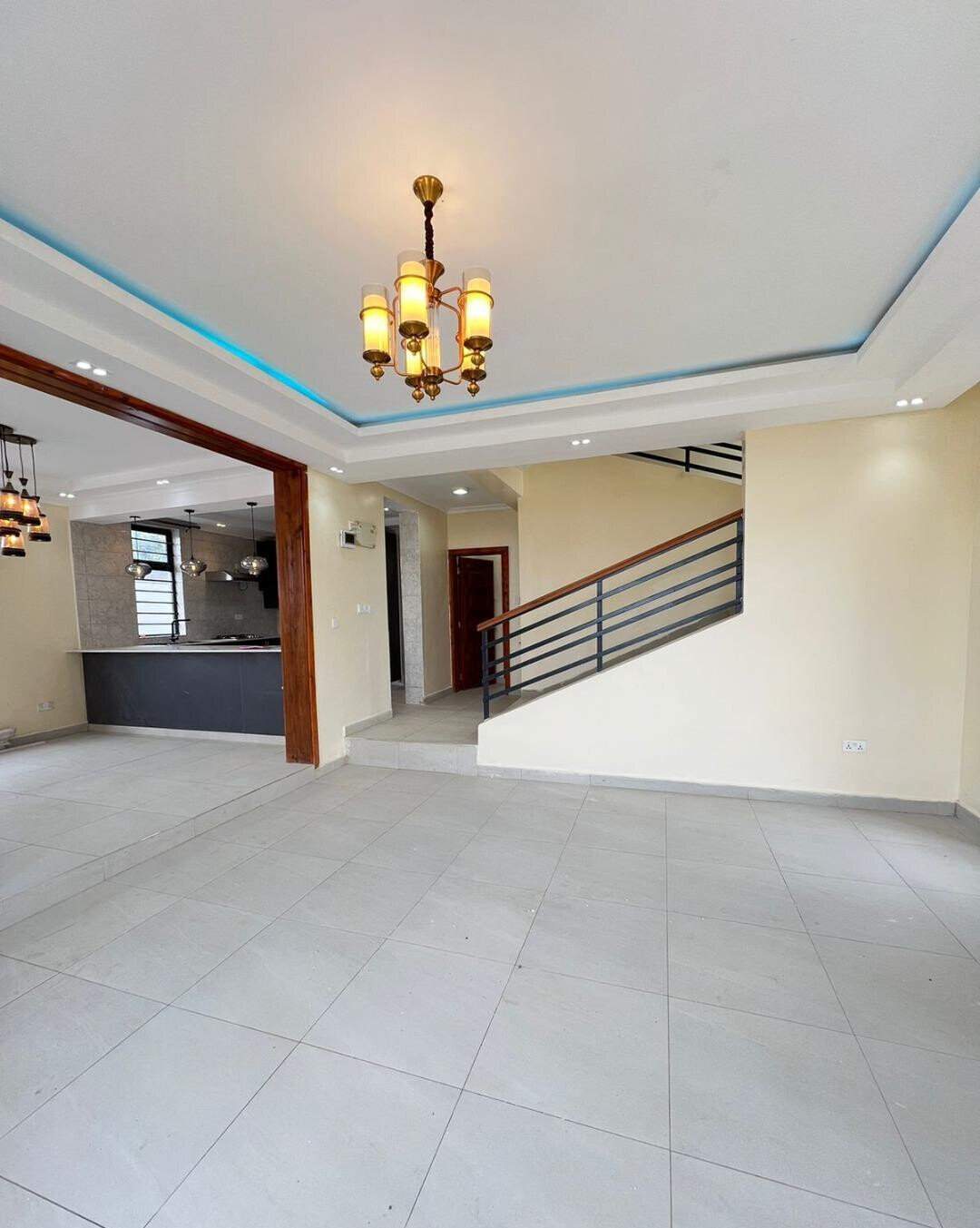 4BR All-Ensuite Villa with DSQ & Roof Terrace - Kamakis