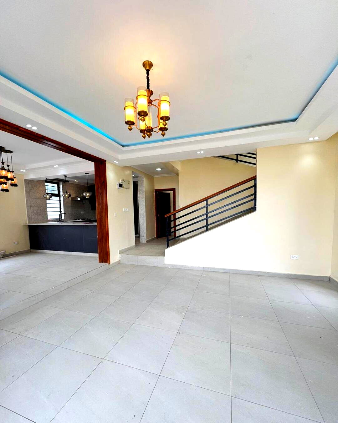 4BR All-Ensuite Villa with DSQ & Roof Terrace - Kamakis