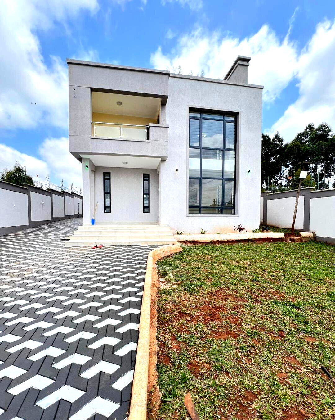 4BR All-Ensuite Villa with DSQ & Roof Terrace - Kamakis