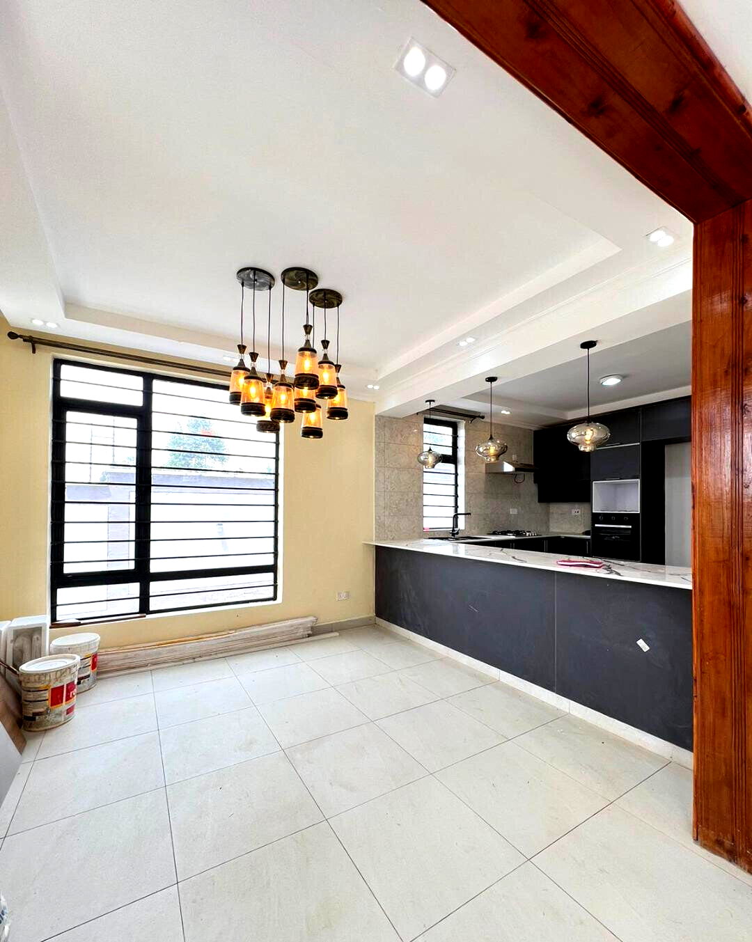 4BR All-Ensuite Villa with DSQ & Roof Terrace - Kamakis