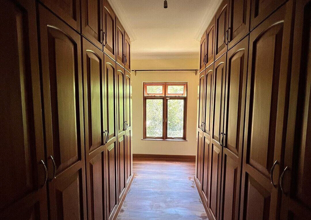 5-Bed Townhouse with Pool on Half-Acre – Karen