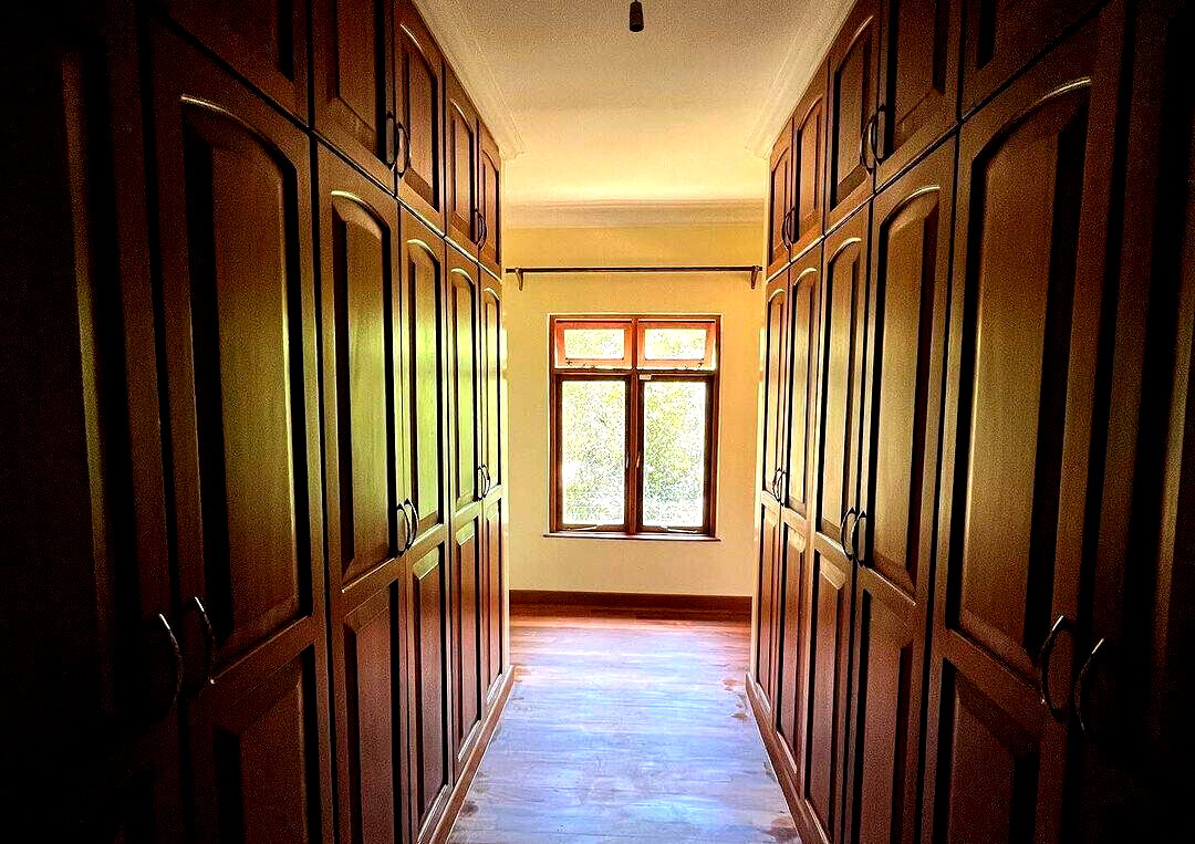 5-Bed Townhouse with Pool on Half-Acre – Karen