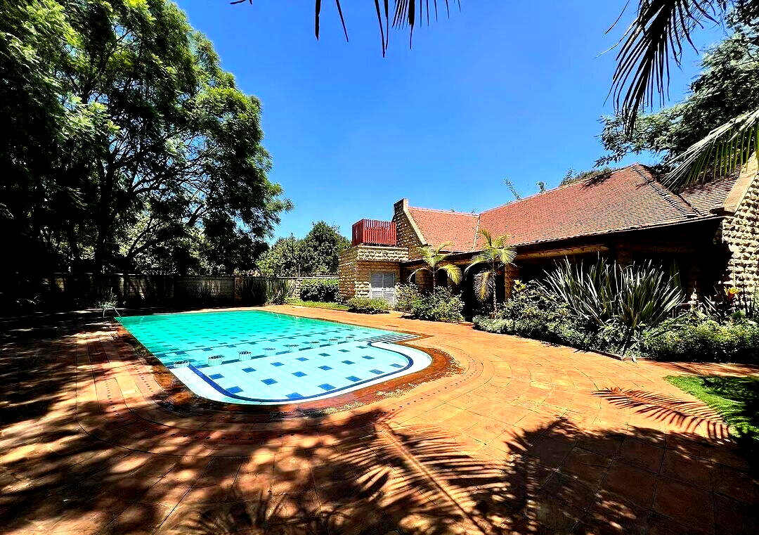 5-Bed Townhouse with Pool on Half-Acre – Karen