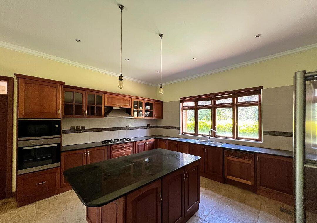 5-Bed Townhouse with Pool on Half-Acre – Karen