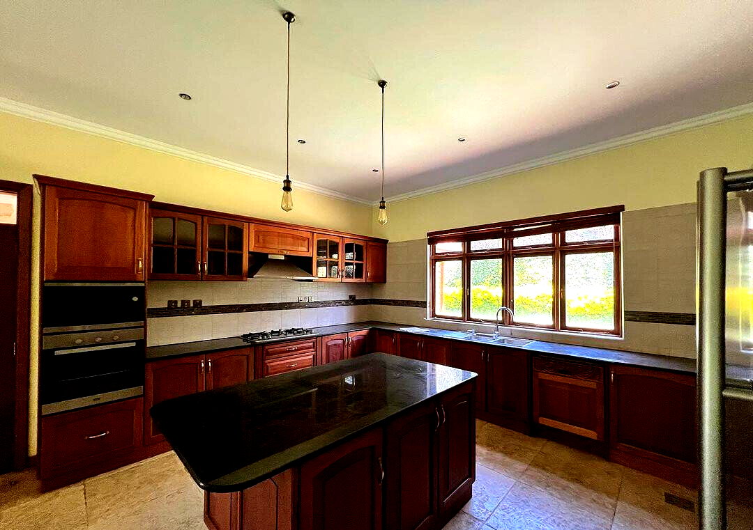5-Bed Townhouse with Pool on Half-Acre – Karen