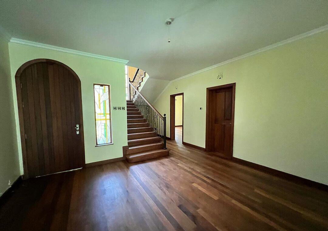 5-Bed Townhouse with Pool on Half-Acre – Karen