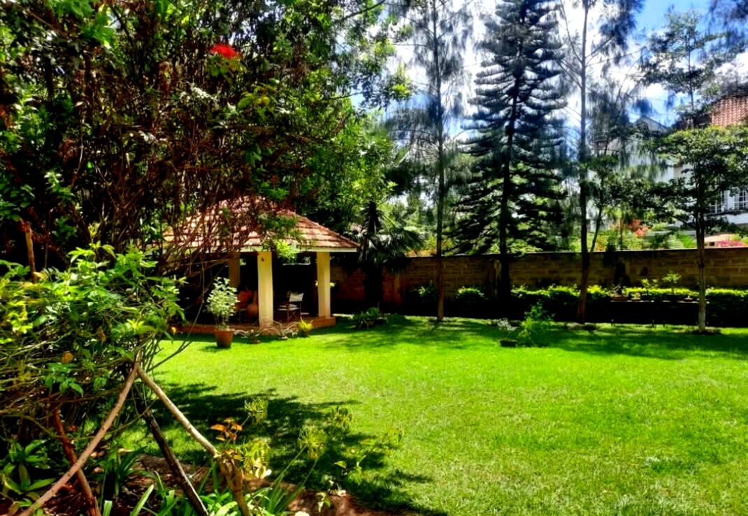 5-Bedroom All-Ensuite Townhouse with DSQ & Gazebo - Old Runda