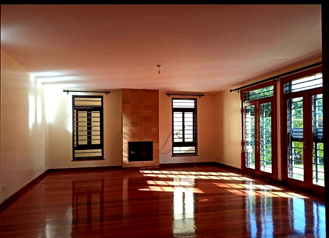 5-Ensuite Townhouse with Gourmet Kitchen & Study - Lavington