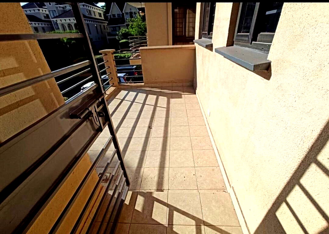 5-Ensuite Townhouse with Gourmet Kitchen & Study - Lavington