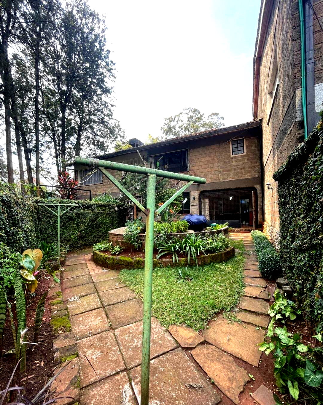 4BR Townhouse with DSQ & Two TV Rooms - Kilimani