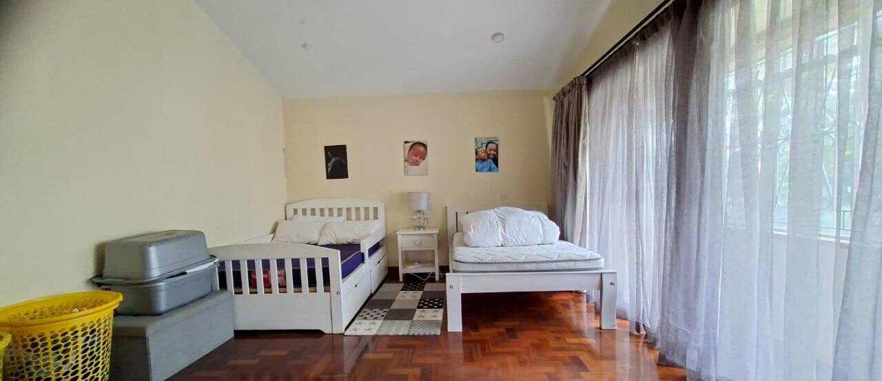 4BR Townhouse with Private Garden & DSQ - Westlands