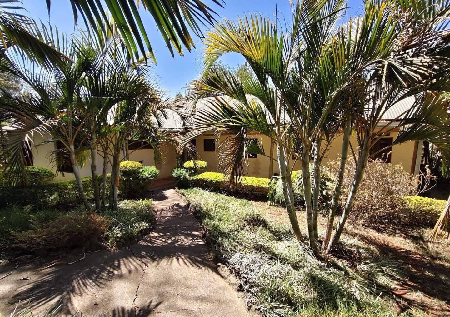 1/2 Acre Garden Home at KSh 270K